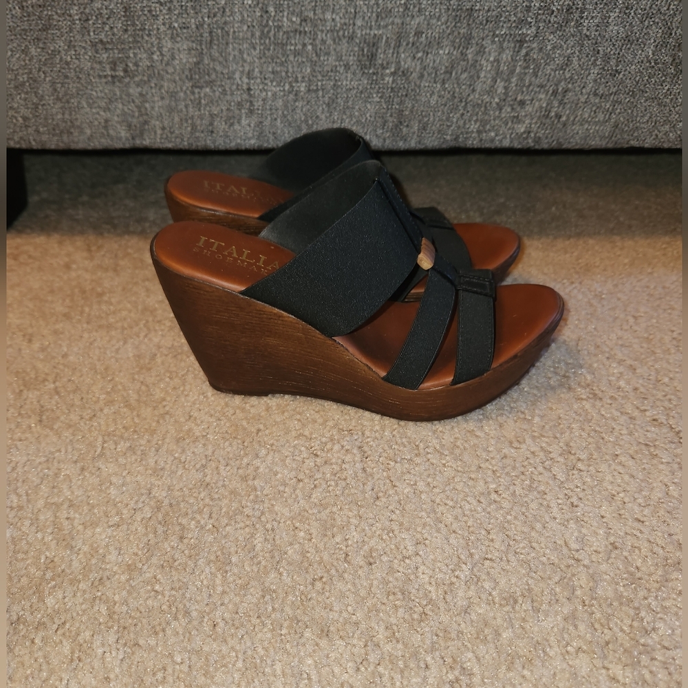Women's Wedge Heels - Picture 2 of 5